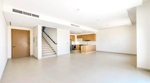 Brand New 2Br Maid Villa Parking Backyard
