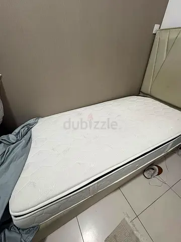 New 90x190 Single Spring-Mattress - Excellence condition