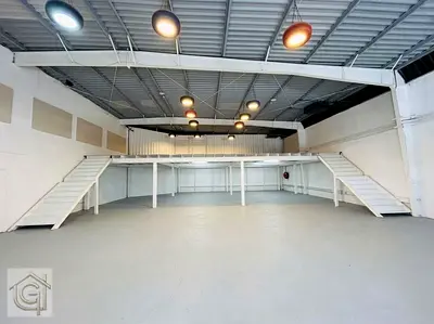 Main Road Showroom Cum Warehouse for Rent – Al Qusais, Dubai.