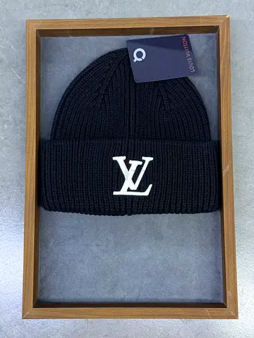 Louis Vuitton hat