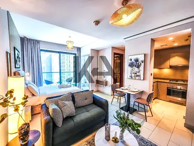 Furnished | High Floor | Pool & Community View