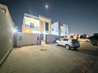 🏡 فرصة ذهبية - فيلا أول ساكن للإيجار - الحلو - عجمان - قريبة من الشارقة ودبي*