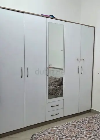White 5-Door Wardrobe with Mirror and Drawers - Excellent Condition