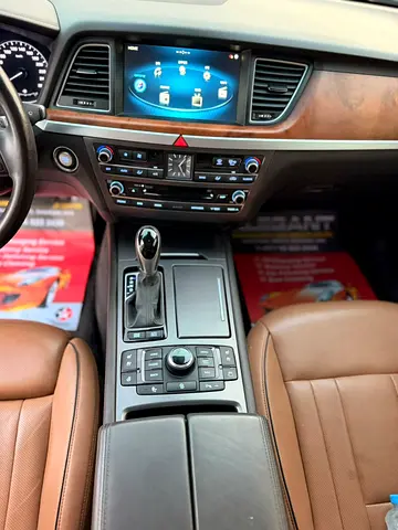 صورة 10 لـ 2014 Genesis G80