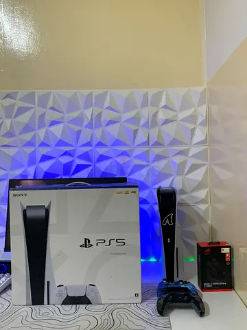 Ps5 disk with controller and gaming mouse all new