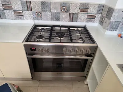 Bosch Series8 Stainless Steel 5-Burner Gas Range with Electric Oven - Good Condition