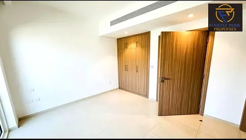 SINGLE ROW | MIDDLE UNIT | HANDOVER SOON