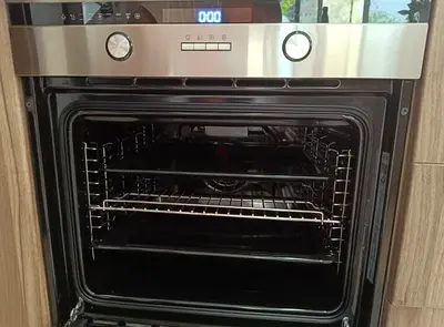 Built-in Stainless Steel Electric Oven - Immaculate Condition