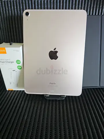 Apple iPad Air 5  256GB Touch iD working with accessories and delivery