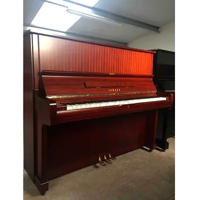 Yamaha U3