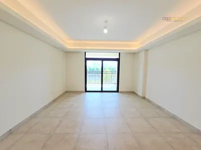 Brand new/with kitchen appliances/ marina view