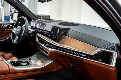 صورة 15 لـ 2026 BMW X5