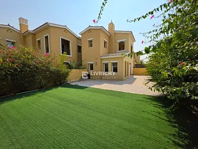 EXCLUSIVE | SPACIOUS LAYOUT | PRIVATE GARDEN