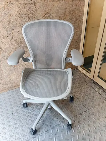 Selling For Herman Miller Remastered Aeron Chair Size B Fully Loaded Posture Fit
