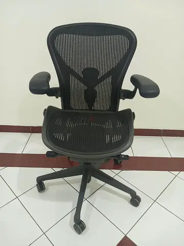Selling remastered Herman Miller office chair type B Fully Loaded