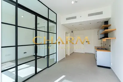 MODERN APARTMENT | UNFURNISHED | HIGHEST FLOOR