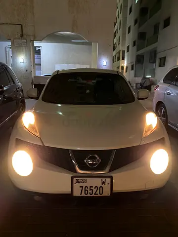 Nissan Juke SV 2013 American Specs lady use