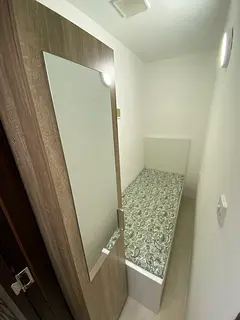 Small room near business bay metro station