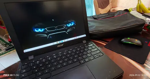 Acer Laptop in Good Working Condition with Carry Case and Mouse