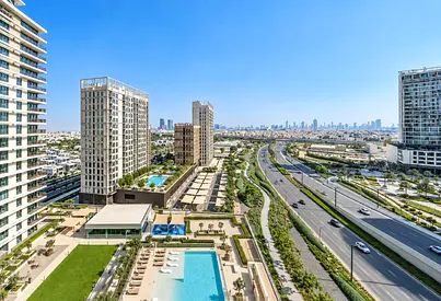 Exclusive | Corner Unit | Pool and Mall view