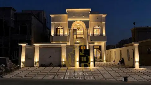 للبيع فيلا بمنطقة الروضه 2 مع مسبح بسعر شامل الكهرباء والمياه تملك حر لجميع الجنسيات