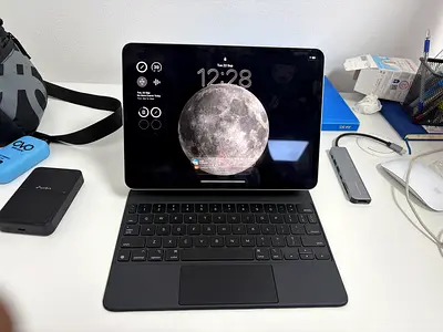 Apple iPad Pro 11 inch 2nd Generation with Magic Keyboard (1 TB storage)