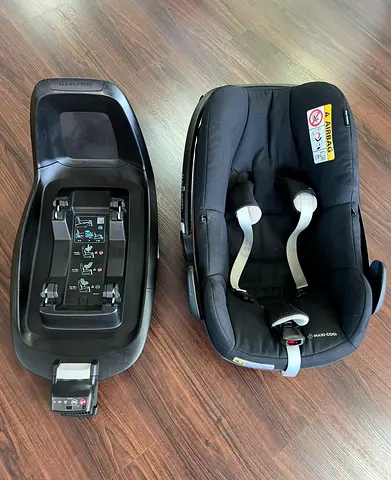 Maxi-Cosi Pebble Plus + 2wayFix ISOFIX Base – AED 400