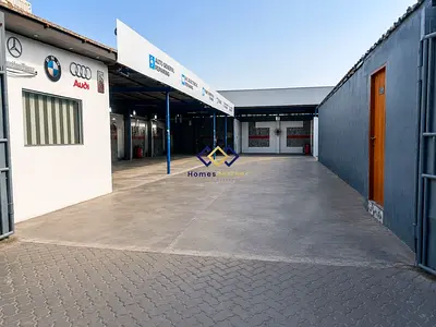 Spacious Warehouse / Garage | Main Road | Car Wash & Oil Change Area
