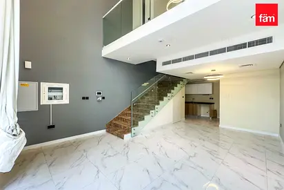 Vacant | Spacious | Duplex Loft | 4 Cheques