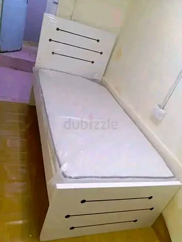 I am Selling single bed brand new