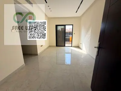 للإيجار السنوي في عجمان – الجرف 3 شقة جديدة في بناية أول ساكن، بتصميم عصري ومساحات مريحة، مناسبة للعائلات الباحثة عن سكن جديد ومميز في موقع حيوي. تف