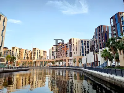 Waterfront Furnished Large Layout Close to Metro