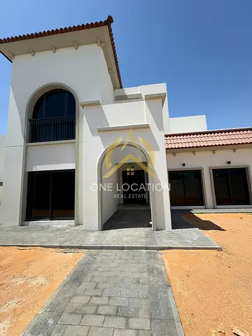 Corner | Ready To Move | Prime location