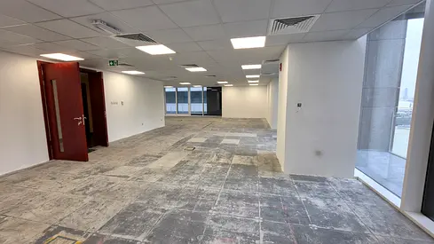 1613 SQFT OFFICE DEWA FREE NEAR TO BURJMAN METRO 201K IN 4 CHEQUES