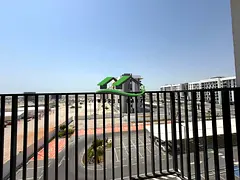 Elegant 3BR Apt Community View Vacant Now