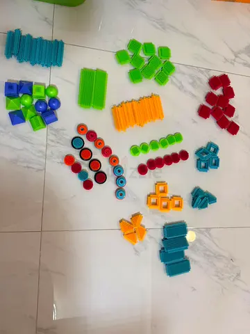 High quality Interlocking Sensory Building Toys - Bright colored bristle blocks
