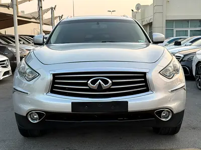2014 Infiniti QX70 photo 2