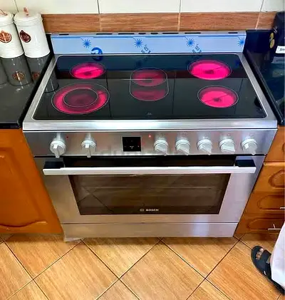 Bosch freestanding electric ceramic cooker with oven - good condition