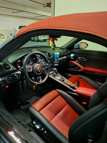 صورة 9 لـ 2025 Porsche 718