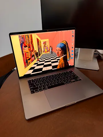 MacBook Pro 16-inch (2019) - Intel Core i7, 16GB RAM, 512TB SSD