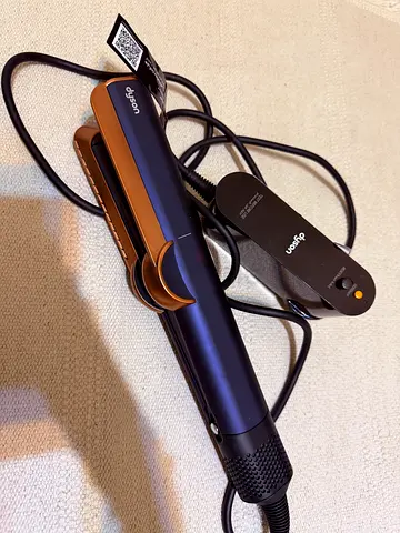 Dyson airstraight straightener in flawless condition