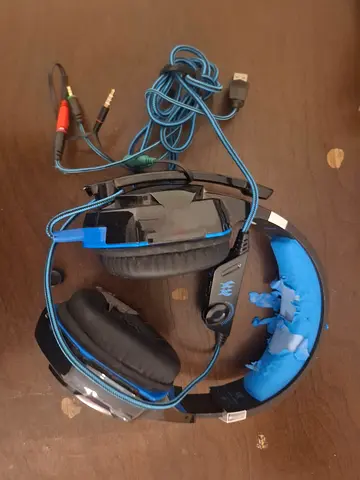 Headphones wired