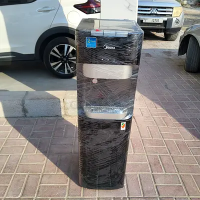 Bottom load water dispenser