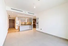 LANDMARK VIEWS | 1B + STUDY | MODERN INTERIOR