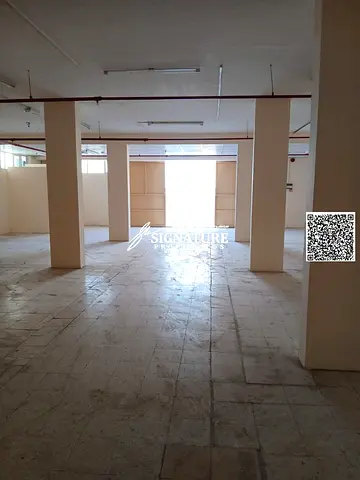 مستودع بمساحة 2200 قدم مربع مع توفر كهرباء ثلاثية الطور (3 Phase) للإيجار في منطقة الجرف الصناعية 2، عجمان.