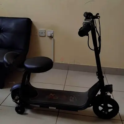Kids electric scooter with seat — sturdy 3-wheel ride