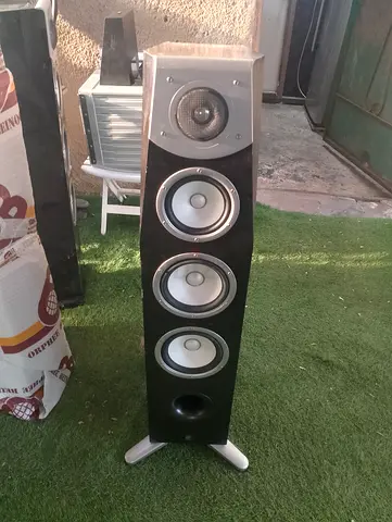 Pair of tall floorstanding home speakers - used, working