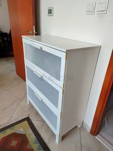 White 3-Drawer Chest with Frosted Fronts — Good Condition