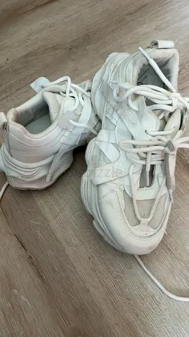 White chunky sneakers, lightly used, size 40