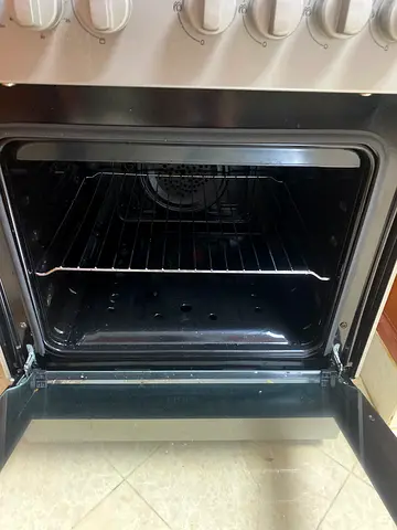 Used built-in gas oven in good working condition